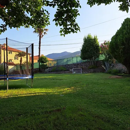 Apartment Peruc With Big Terrace And Beautiful Garden Ičići