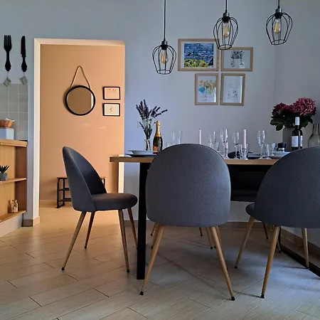 Peruc With Big Terrace And Beautiful Garden Apartment *