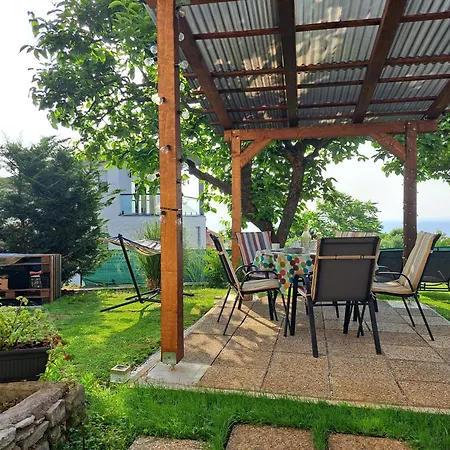 Peruc With Big Terrace And Beautiful Garden Apartment *
