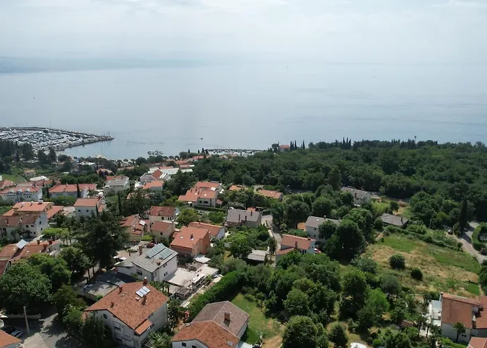 Peruc With Big Terrace And Beautiful Garden *