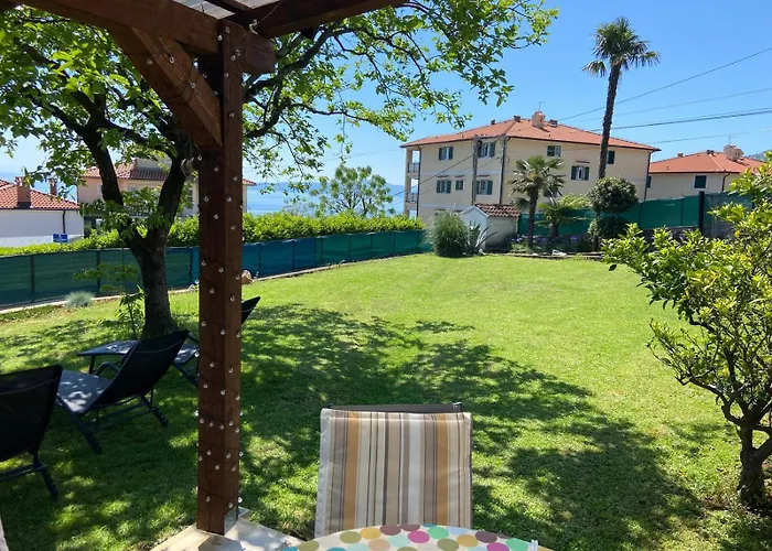 Apartment Peruc With Big Terrace And Beautiful Garden Ičići