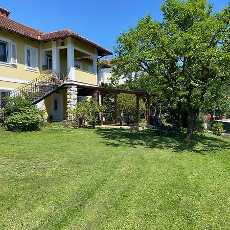 Peruc With Big Terrace And Beautiful Garden *